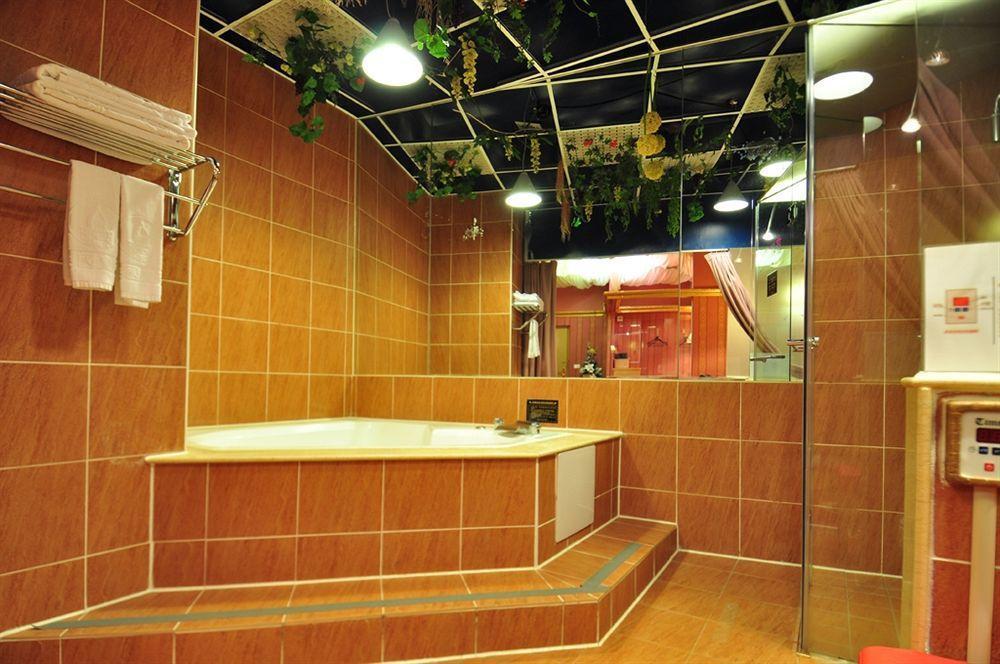The We Hotel Taipei Bagian luar foto