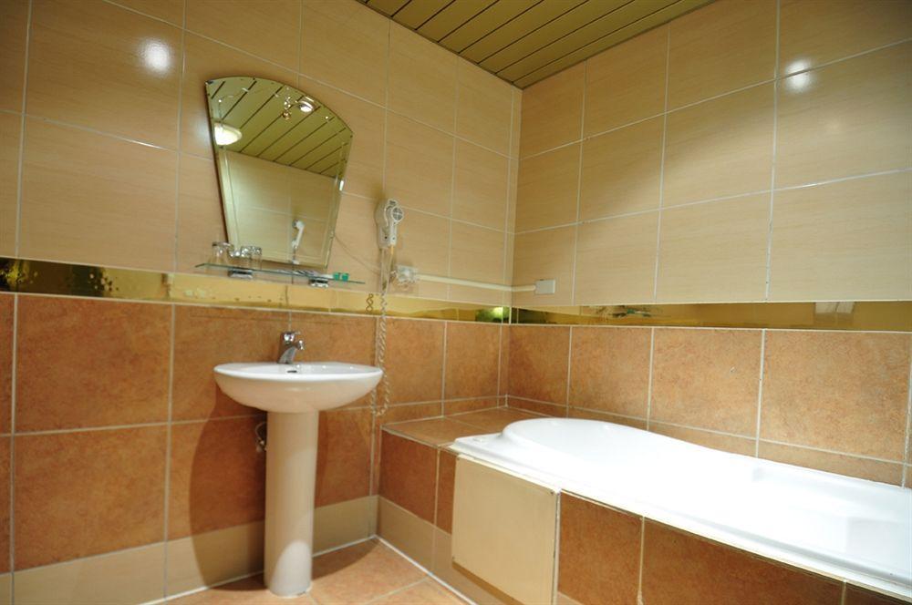 The We Hotel Taipei Bagian luar foto